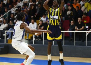 Fenerbahçe Beko, deplasmanda rahat kazandı!