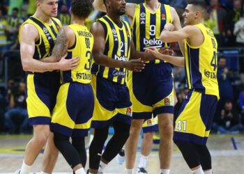 Fenerbahçe Beko, Partizan’ı ikinci yarıda devirdi!
