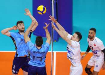 Fenerbahçe Parolapara, TÜRŞAD’a set vermeden kazandı!