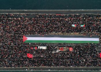 İstanbul’da büyük yürüyüş: Şehitlerimize rahmet, Filistin’e destek, İsrail’e lanet