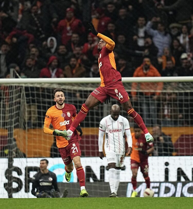galatasaray gaziantep fk onunde 3 puani soktu aldi habermeydan