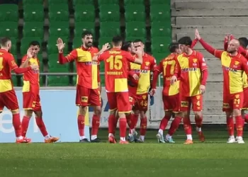 Göztepe, Sakaryaspor’u deplasmanda devirdi!