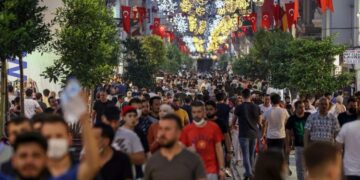 Yabancılar için ikamet izni alanların sayısı yaklaşık 250 bin azaldı