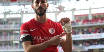 İsrailli futbolcu hakkında sınırdışı kararı!