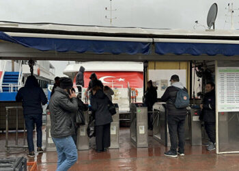 İstanbul’da fırtına nedeniyle deniz ulaşımında aksamalar: İptal edilen vapur seferleri hangileri?