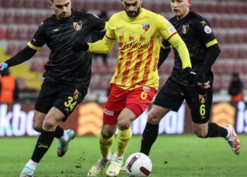 İstanbulspor, Kayseri’de 3 puanı tek golle aldı!