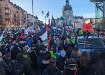 İsveç’te, Filistin için binlerce kişi yürüdü!