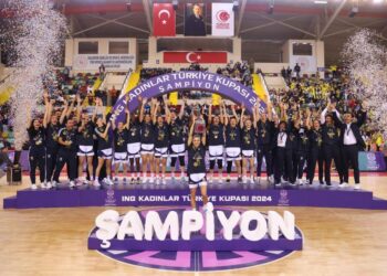 Kadınlar Türkiye Kupası’nda şampiyon Fenerbahçe Alagöz Holding!