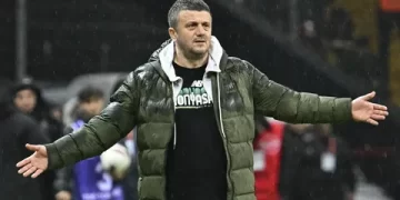 Konyaspor, Hakan Keleş ile yollarını ayırdı!
