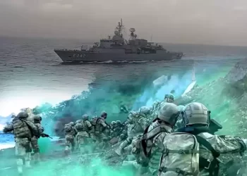 Marmaris açıklarında deniz piyadeleri adaya çıktı!