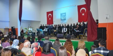 Muş Bulanık’ta Öğretmenlerden Türk Halk Müziği konseri!