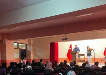 Muş’lu öğrencilere özel şiir ve müzik etkinliği düzenlendi