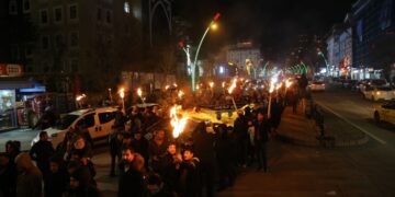 Muş’ta Gazze için meşaleli yürüyüş düzenlendi!