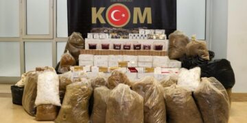 Muş’ta kaçak sigara üretimi yapılan depoya operasyon!