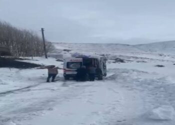 Muş’ta kardan yolları kapanan köylerdeki hastalar için ekipler seferber oldu