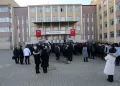 Muş'taki okullar haftaya bir dakikalık saygı duruşuyla başladı Muş’taki okullar haftaya bir dakikalık saygı duruşuyla başladı
