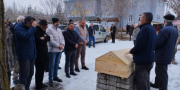 Muş Varto’da intihar eden 2 kız öğrenci toprağa verildi!