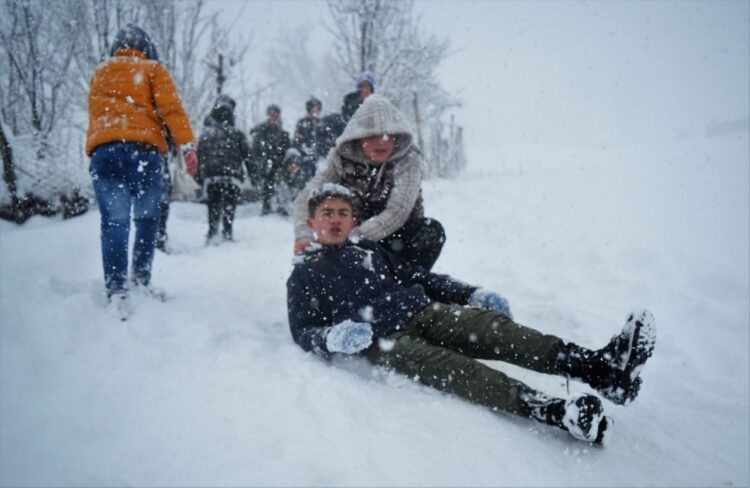 muslu cocuklar tatilde karin keyfini kayarak cikardi habermeydan