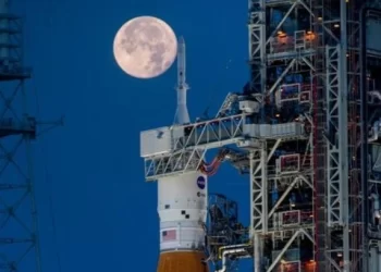 NASA, astronotların Ay’a inişini erteledi