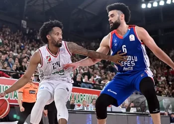 Pınar Karşıyaka, evinde Anadolu Efes’i farklı geçti!
