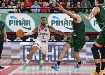 Pınar Karşıyaka, evinde Breogan’ı yenip seride 1-0 öne geçti!