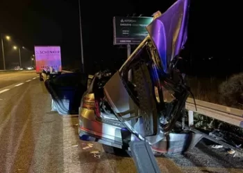 Polislerin içinde bulunduğu otomobil TIR’a çarptı: 1 ölü 2 ağır yaralı