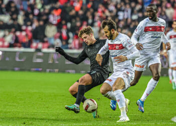 Samsunspor, ilk yarıda işi bitirdi! Samsunspor, ilk yarıda işi bitirdi!