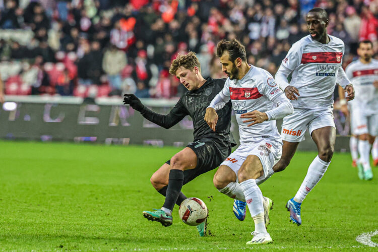 samsunspor ilk yarida isi bitirdi habermeydan 1