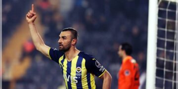 Fenerbahçe’de 3 Golcü Gündemde: Serdar Dursun Dönebilir!