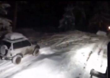 Sinop Ayancık’ta karda mahsur kalan aile kurtarıldı