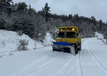 Sinop’ta etkili kar yağışı hayatı felç etti!