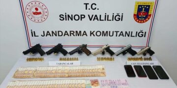 Sinop’ta silah kaçakçılığı operasyonunda 5 zanlı yakalandı!