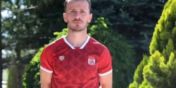 Sivasspor, Abdulkadir Parmak ile yollarını ayırdı!