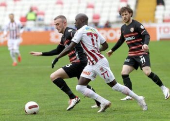 Sivasspor ile Gaziantep FK puanları paylaştı!