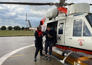 Marmara’da sürüklenen geminin 7 mürettebatı kurtarıldı