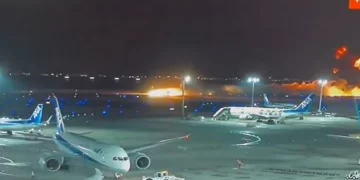 Tokyo’da havalimanında iki uçak çarpıştı