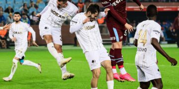 Trabzonspor, kupada 3 golle turladı!