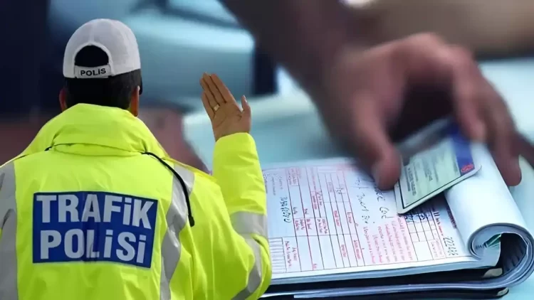 Trafik cezalarında indirimli ödeme süresi, alınan yeni kararla birlikte uzatıldı trafik cezalarinda indirimli odeme suresi 1 aya cikarildi habermeydan