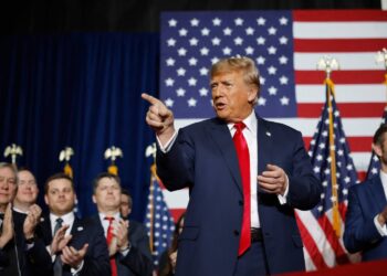 Trump, Iowa ön seçimlerinde zafer kazandı Trump, Iowa ön seçimlerinde zafer kazandı