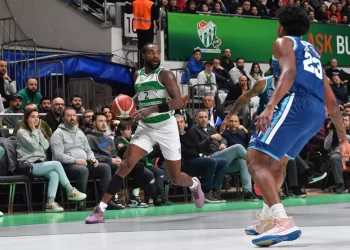 Türk Telekom, Bursaspor'u deplasmanda rahat yendi! Türk Telekom, Bursaspor’u deplasmanda rahat yendi!