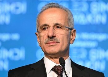 Bakan Uraloğlu: Havalimanına hizmet verecek! 40 kilometrelik hat devrede
