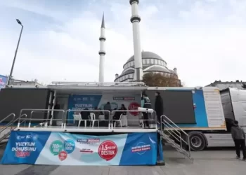 "Yüzyılın Dönüşümü İstanbul" bilgilendirme tırları yola çıkıyor “Yüzyılın Dönüşümü İstanbul” bilgilendirme tırları yola çıkıyor