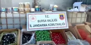 Bursa’da 35 bin litre kaçak madeni yağ ele geçirildi
