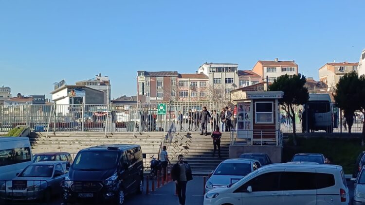 Caglayan Adliyesinde polis noktasina silahli saldiri habermeydan