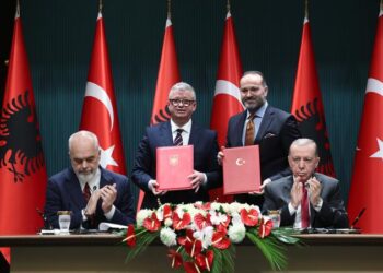 Türkiye ile Arnavutluk arasında 6 anlaşma imzalandı