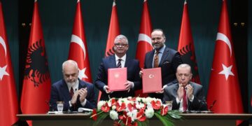 Türkiye ile Arnavutluk arasında 6 anlaşma imzalandı