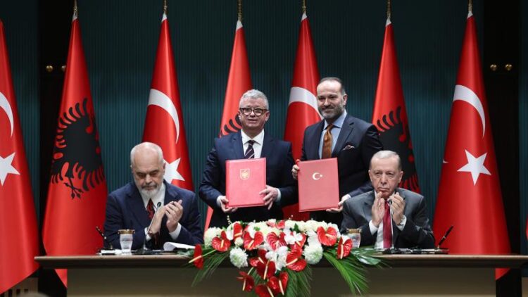 Turkiye ile Arnavutluk arasinda 6 anlasma imzalandi habermeydan