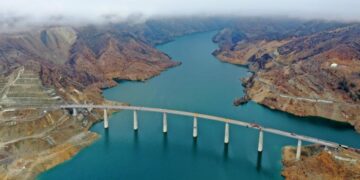 Yusufeli merkez viyadüğü inşaat çalışmalarında sona gelindi