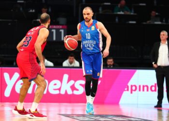 Anadolu Efes, Bahçeşehir’i rahat yendi!