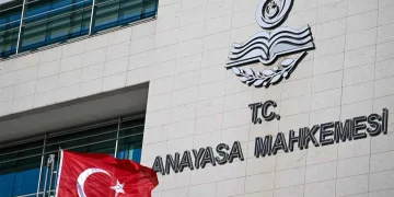 Valilik AYM kararını uygulamayı reddetti AYM’nin kararıyla Adalet Akademisi ve CİMER kararnameleri iptal edildi